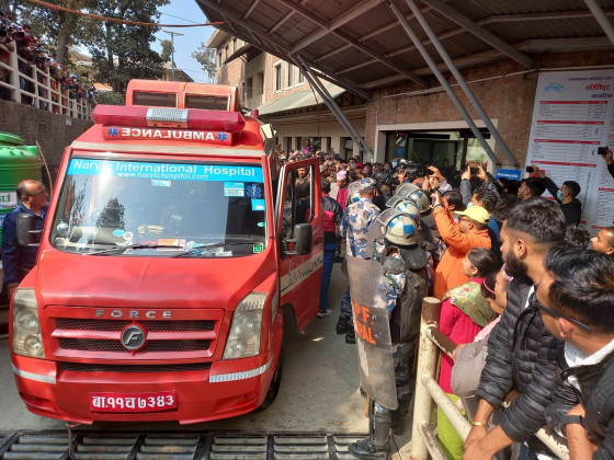 सांसद भण्डारीलाई थप उपचारका लागि मुम्बईको नेशनल बर्नस् सेन्टरमा लगियो